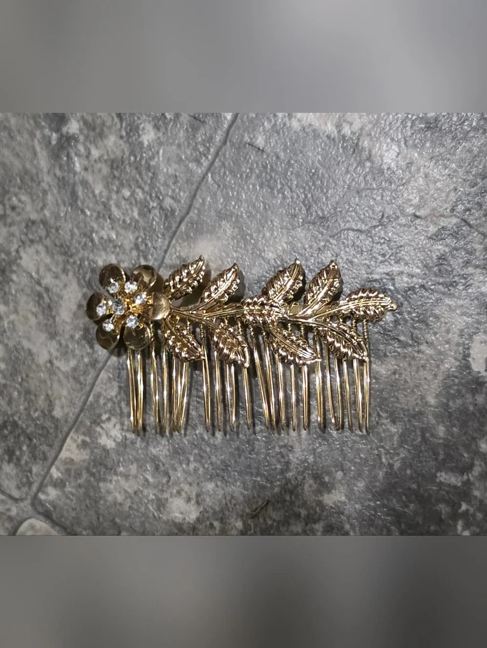 Gold Floral Leaf Hair Comb - Elegant Women’s Hair Accessory BNIB
